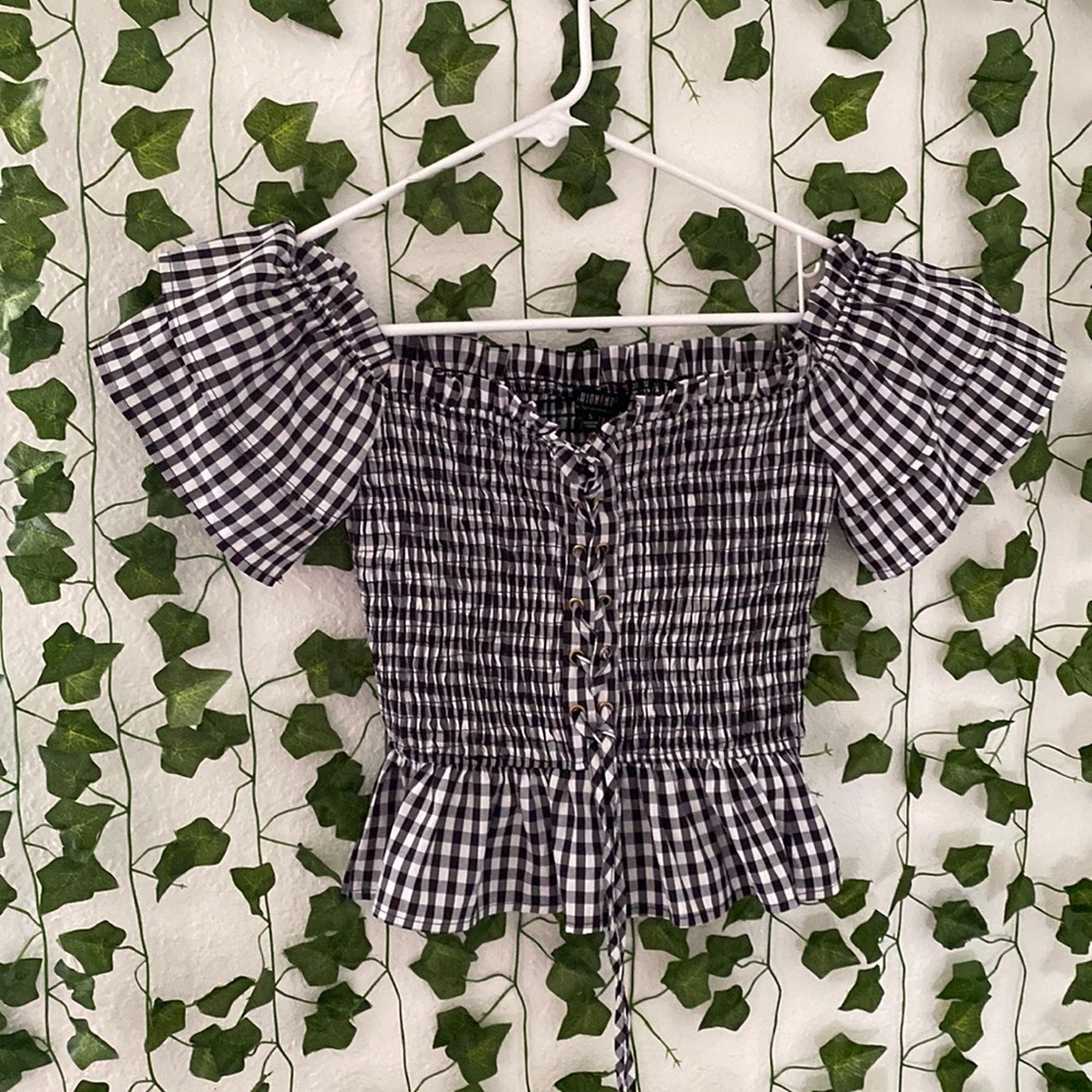 Cropped shirt